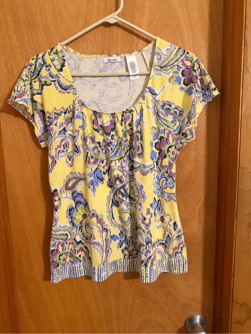 Liz Claiborne Yellow Floral-Paisley Scoop Neck Short Sleeve Top